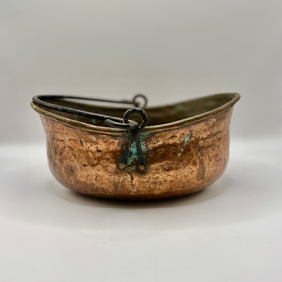 Antique Hammered Copper Pot  9.5" - Picture 3 of 9